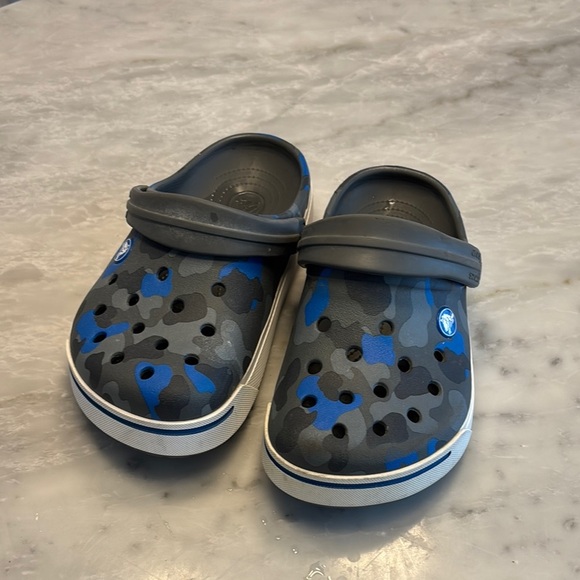 CROCS Blue and Gray Water Shoes with Perforated Design - Picture 1 of 3